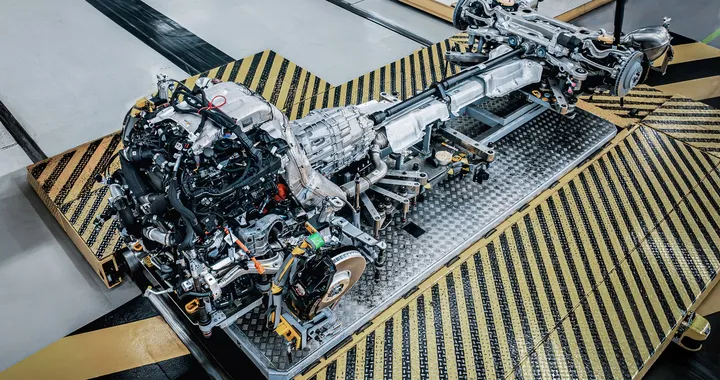 Bentley: un motore V8 ibrido ultraperformante al posto del W12