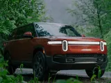 Volkswagen investe 1 miliardo in Rivian, che continua a non vendere molto
