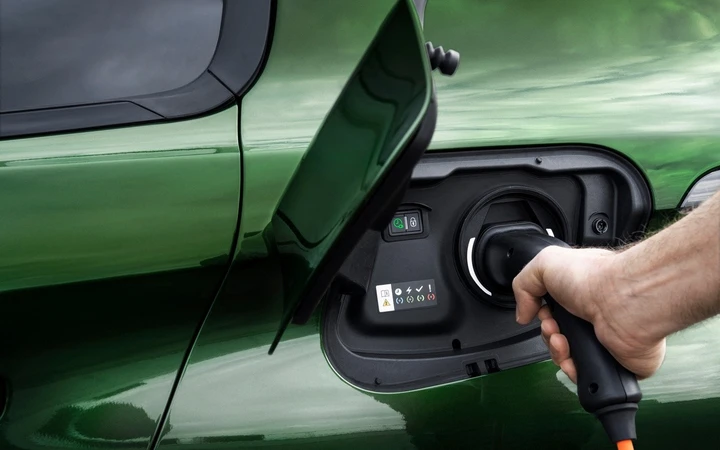 Plug-in hybrid: l'ipotesi dell'obbligo di ricarica e della limitazione di potenza