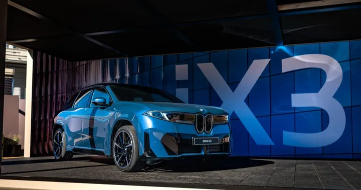BMW iX3, Alexa e 800 volt: la svolta elettrica del gigante bavarese