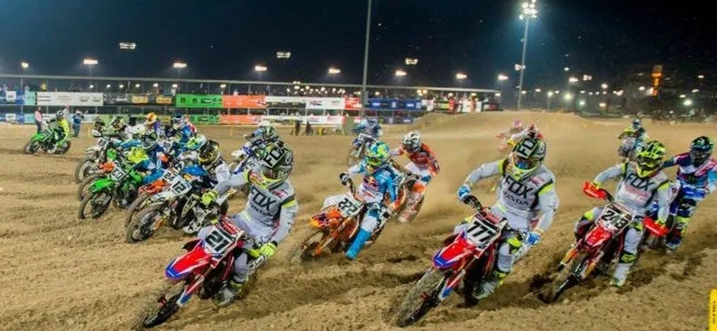 MXGP Qatar 2016: trionfo Gajser, Herlings domina la MX2