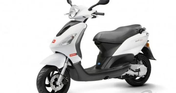 Derbi Boulevard 50cc 2T e 125cc 4T: facile, comodo e divertente