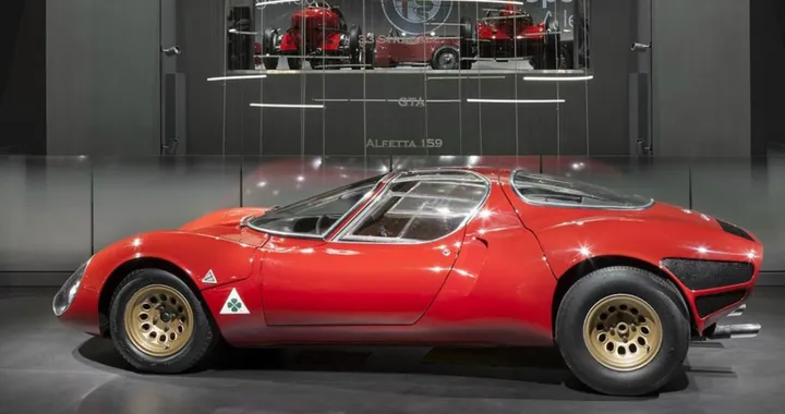 Alfa Romeo a Bruxelles con la 33 Stradale: si chiamerà così la nuova supercar?