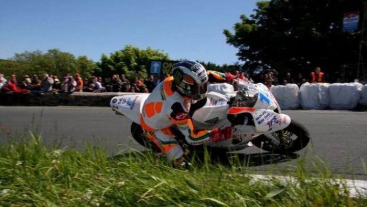 Tourist Trophy 2012: McGuinness vince anche la Superstock