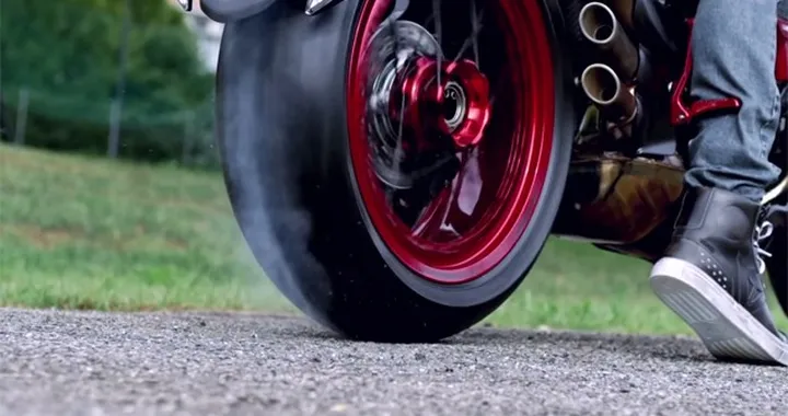 MV Agusta Dragster RR by Lewis Hamilton [Video]