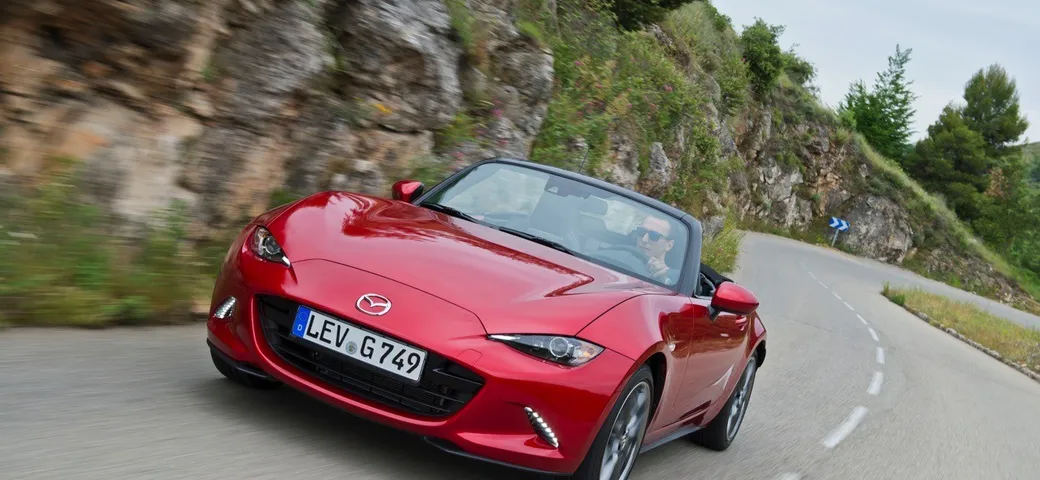 Nuova Mazda MX-5: la prima prova su strada