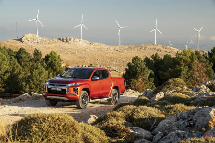 Mitsubishi L200: la sesta generazione del pick-up giapponese