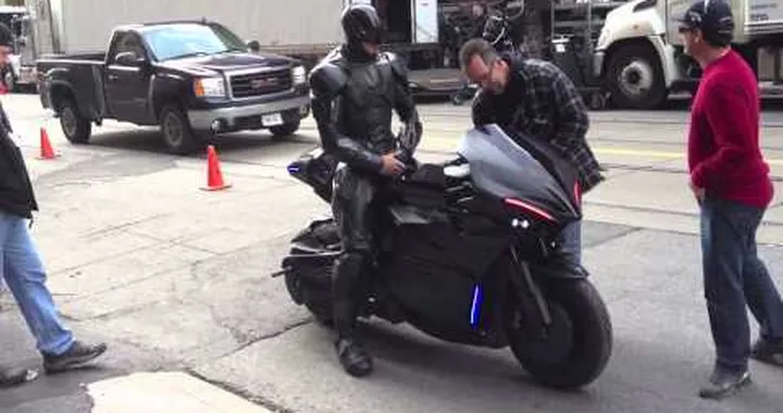 RoboCop ( 2012 ) Toronto Filming - See the motorcycle!