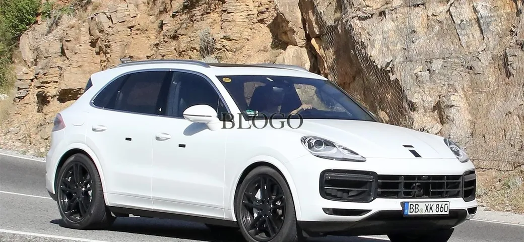 Porsche Cayenne 2018: nuove foto spia