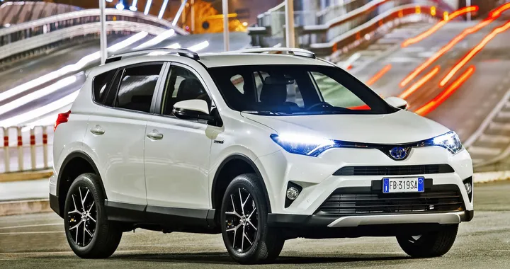 Toyota Rav4 Hybrid - primo contatto e video Test