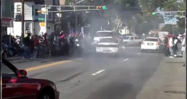 Incidente al via dello show