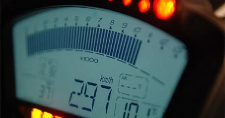 Cruscotto digitale e cerchi ultra leggeri