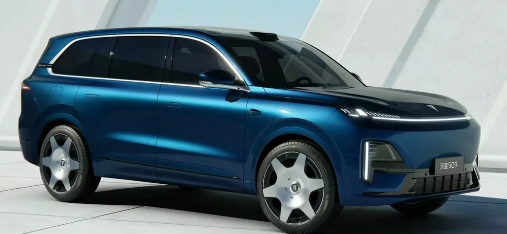 Deepal S9: il nuovo SUV premium elettrificato di Changan in arrivo nel 2025