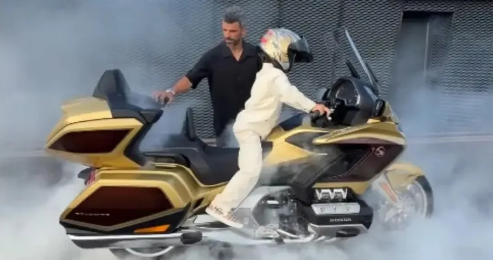 Zayn Sofuoglu stupisce ancora: a 7 anni guida una Honda Gold Wing