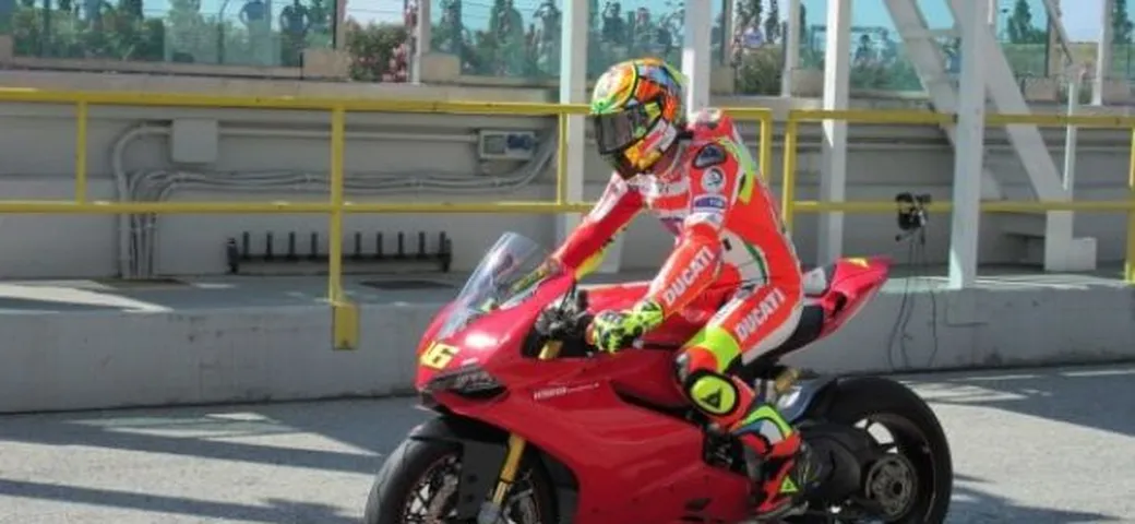WDW 2012: Rossi e Hayden provano la 1199 Panigale ed infiammano il pubblico