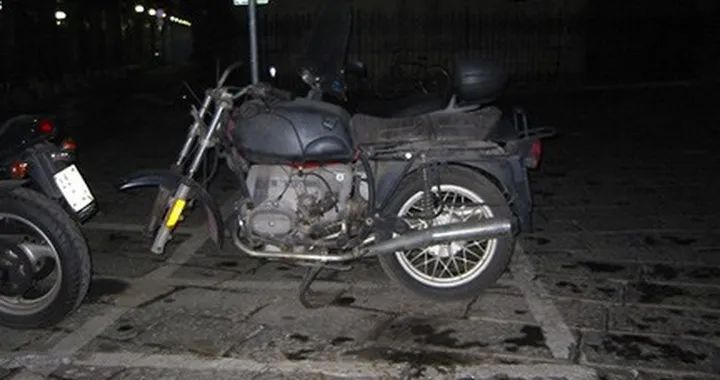 Foto del giorno: moto senza tetto?