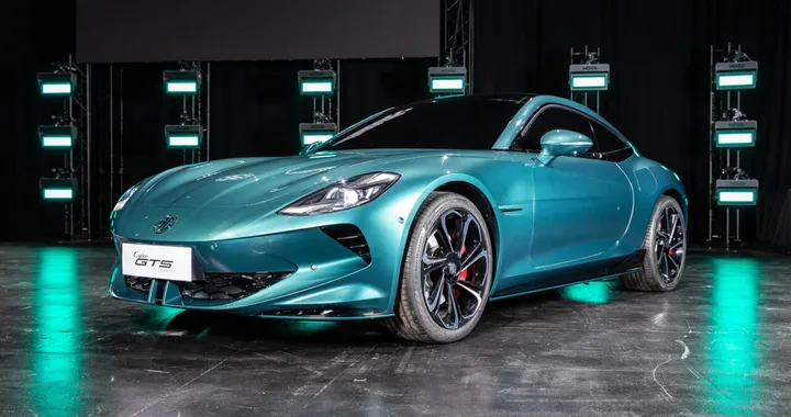 MG festeggia il centenario al Salon Privé 2024