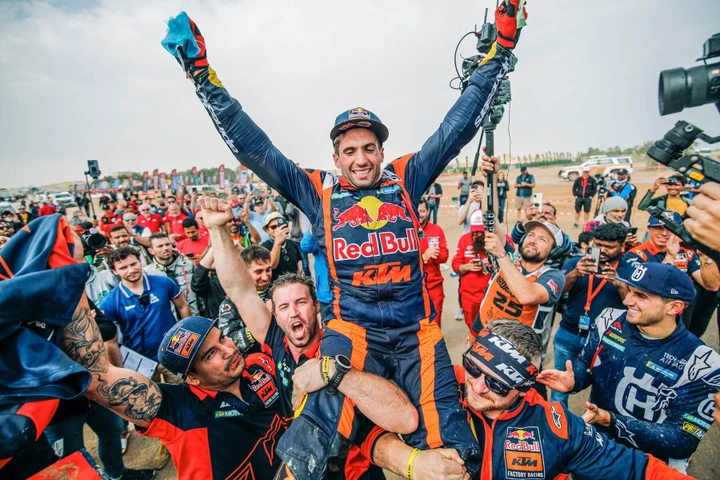Dakar 2023: Kevin Benavides in trionfo con KTM