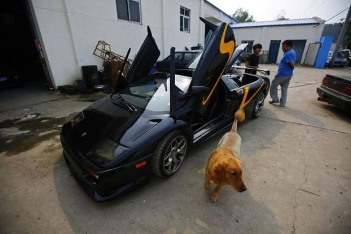 Due meccanici cinesi si costruiscono in garage una Diablo SV