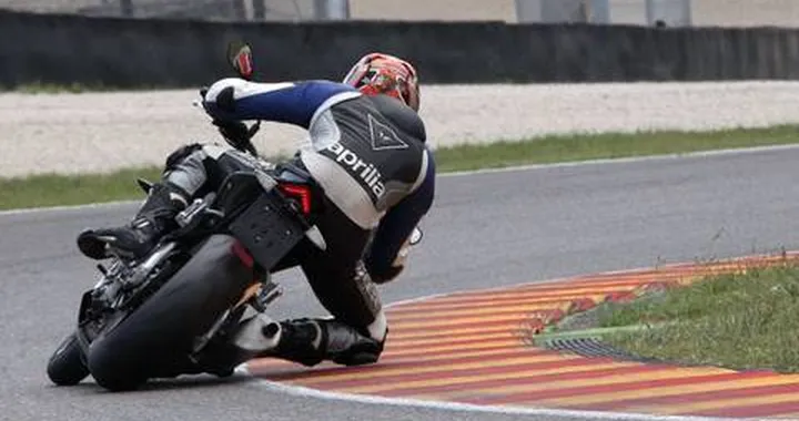 Aprilia Tuono 1000 V4