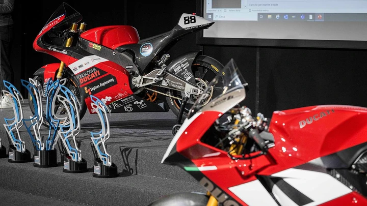 ingrandisci immagine