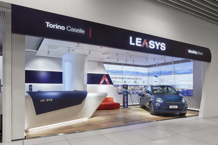 Presentato a Torino il primo Leasys Mobility Store