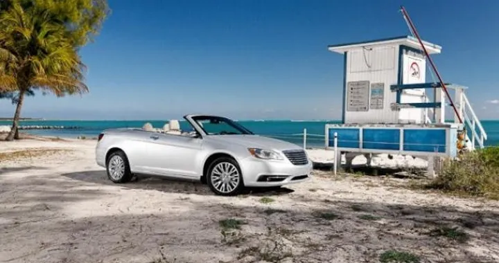 Chrysler 200 Convertible: prima gallery completa di foto ufficiali