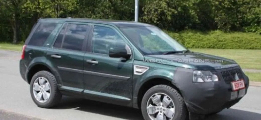 Land Rover Freelander 2: prime foto spia del restyling