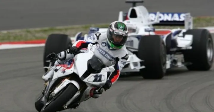 Troy Corser e Nick Heidfeld si scambiano le BMW