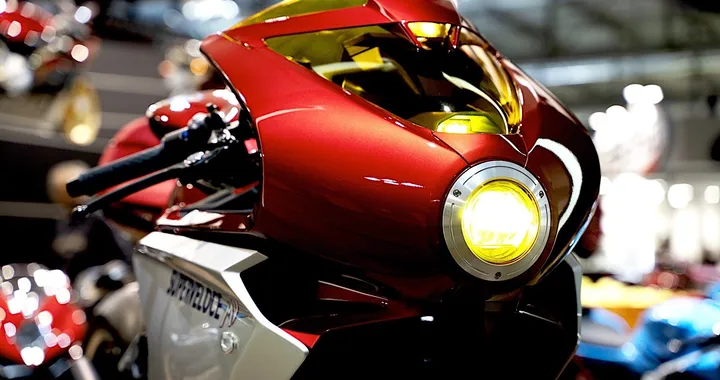 EICMA 2018: Superveloce 800, la sportiva vintage di MV Agusta