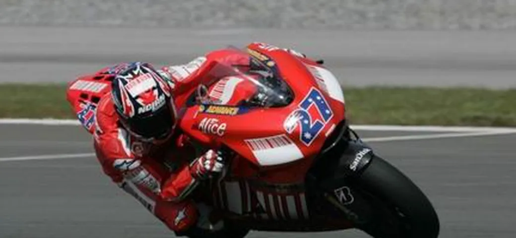 MotoGP: Stoner ancora davanti a tutti nel GP della Cina!