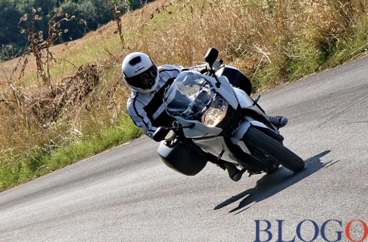 BMW F 800 GT: il nostro test su strada