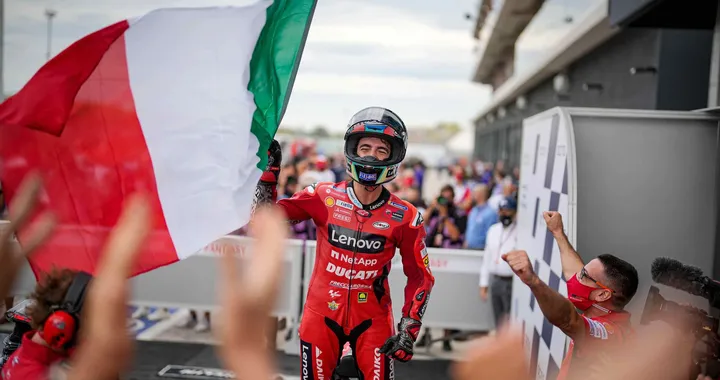 MotoGP, Bagnaia conquista Misano: "È stato ancora più speciale". Miller: "Ho avvertito alcune vibrazioni al posteriore"