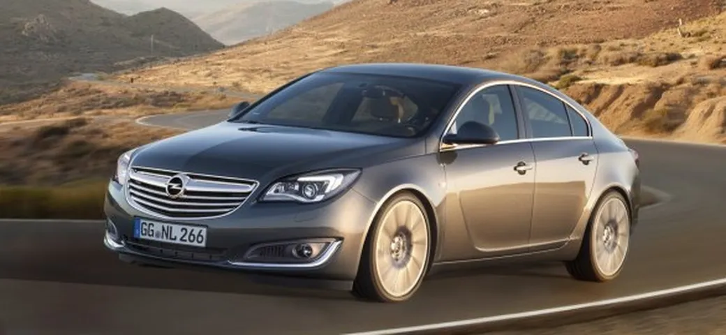 Nuova Opel Insignia: foto e dettagli del restyling