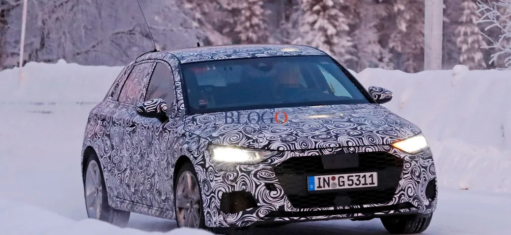 Audi S3: foto spia degli esterni e degli interni