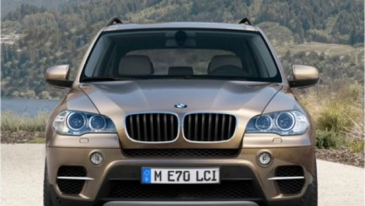 BMW X5: le prime immagini del restyling?