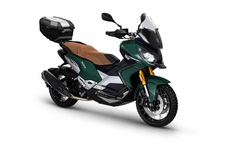 Peugeot XP400 LIP, scooter e orologio numerati da collezione