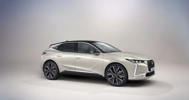 Nuova DS 4: allo studio la versione sportiva Performance?