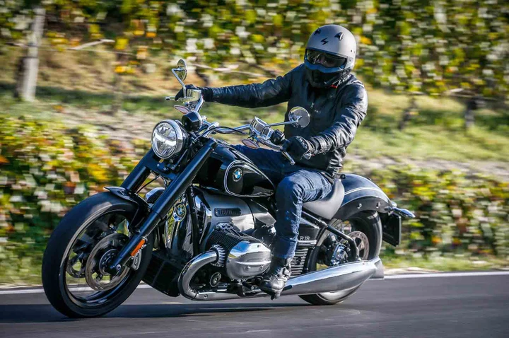 BMW R 18, la prova su strada della nuova cruiser bavarese