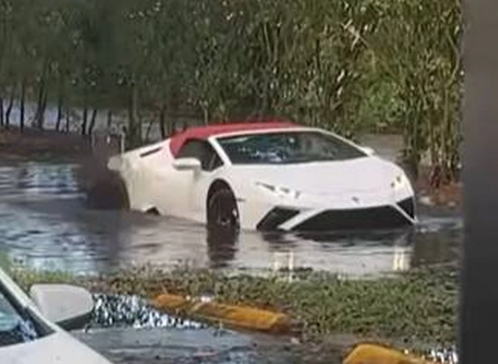 Una Lamborghini Huracán EVO Spyder sfida le acque | Video