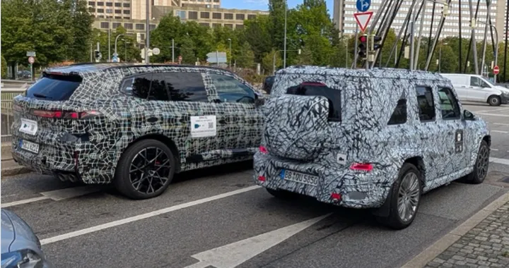 Mercedes “Baby” Classe G, accanto alla BMW X5 sembra minuscola: la foto sorprende