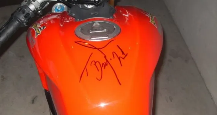 Foto del giorno: passione per Troy Bayliss