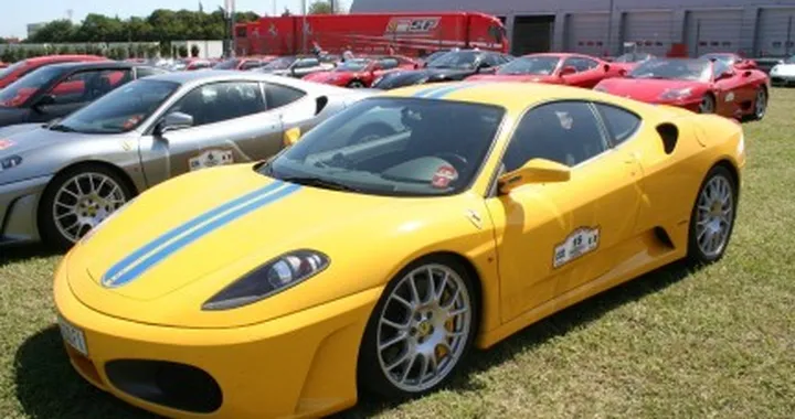 Giallo Ferrari e mini sondaggio