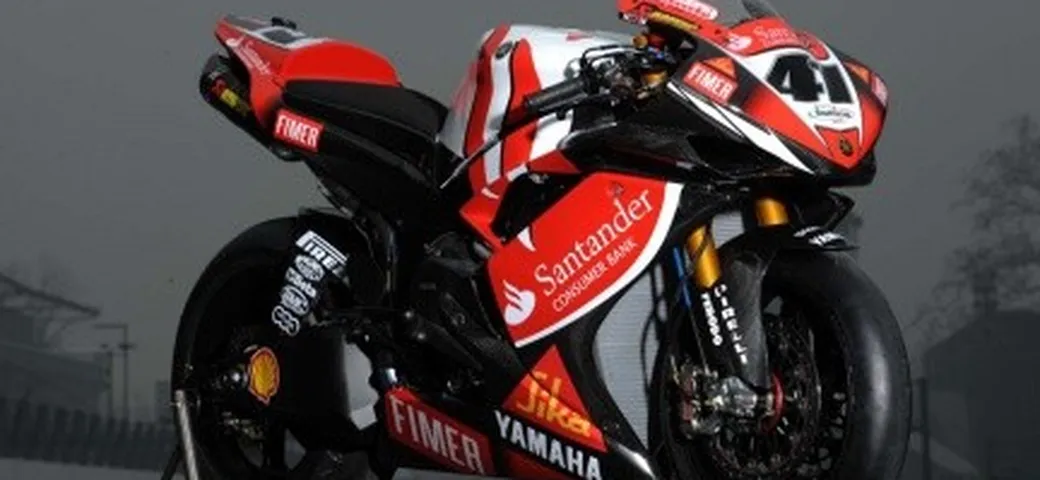 SBK: Yamaha YZF-R1 2008 di Haga e Corser