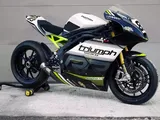 Triumph Speed Triple: S2 Concept svela il kit che la trasforma in una moto da pista