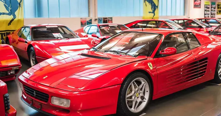 All’asta la collezione di 41 auto di un ex ciclista: tante rarità