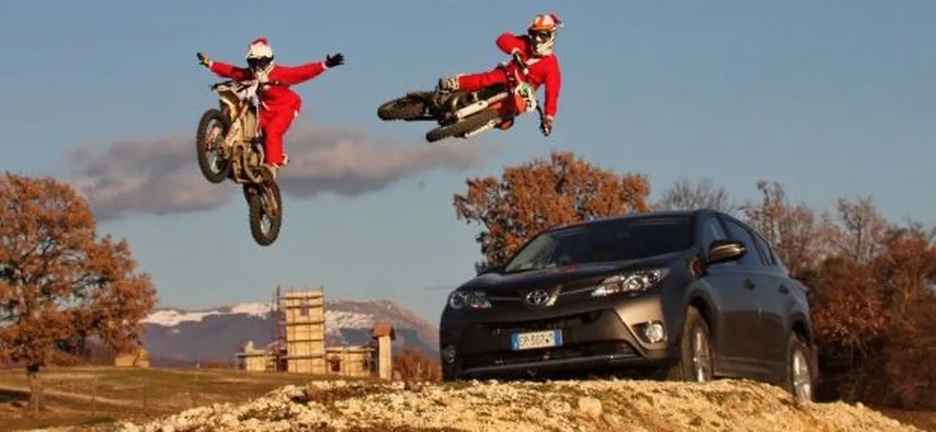 Buone Feste e Buon Anno da Blogo Motori [video]