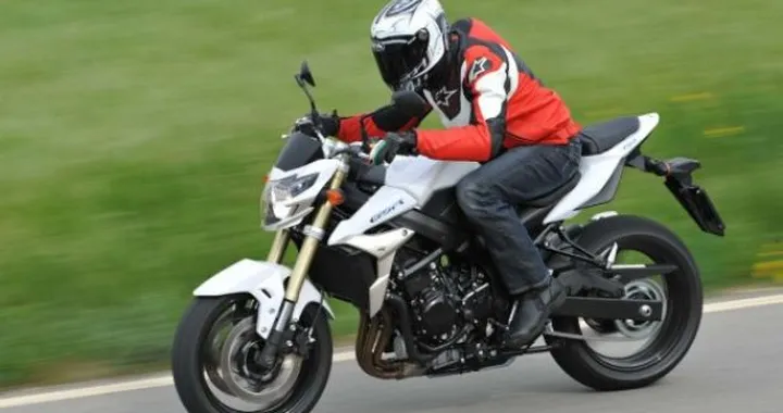 TEST  Suzuki GSR750: sostanza e dinamismo
