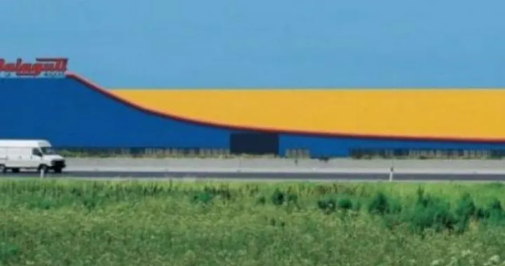 Via anche l'insegna dalla sede Malaguti