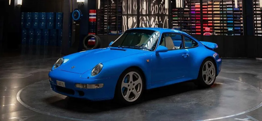 Porsche 911 (993) in Azzurro Lapo: l'ultima creazione di Garage Italia
